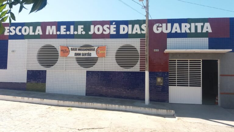 VÍDEO E FOTOS – Prefeitura de Monte Horebe instala subestação própria na escola José Dias Guarita.