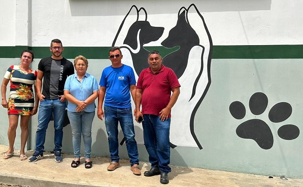 Prefeita de Uiraúna Leninha Romão, visita prefeito e elogia empenho da gestão municipal de Monte Horebe.