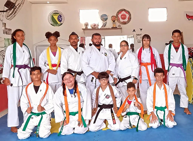 Alunos do Serviço de Convivência de Monte Horebe são convocados para representar o Brasil no Campeonato Mundial de Karatê na Itália.