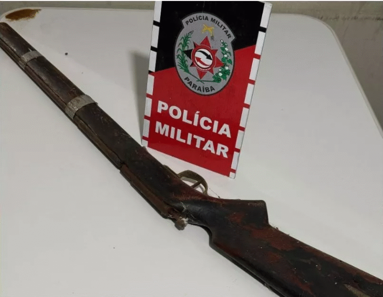 Mulher é agredida pelo companheiro e polícia apreende arma de fogo artesanal em Teixeira